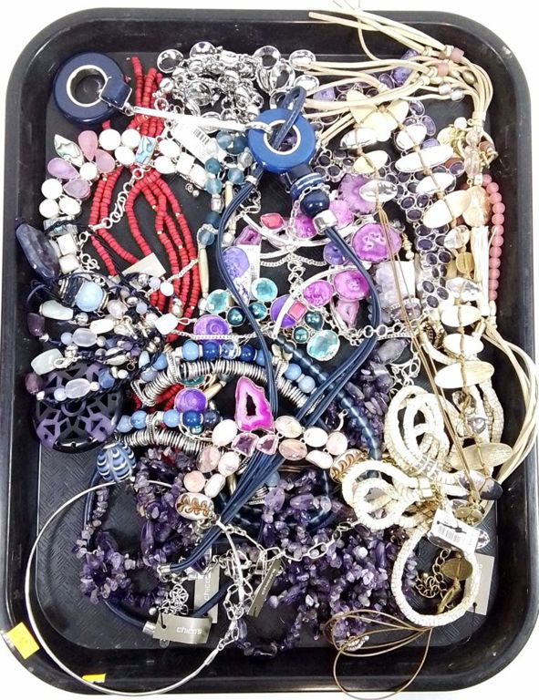 Assorted fashion minerals and glass jewelry