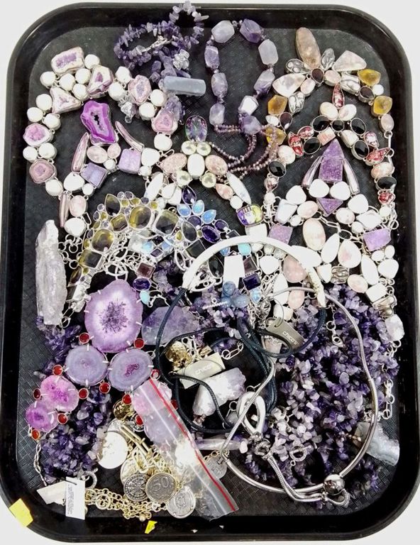 Assorted fashion minerals and glass jewelry