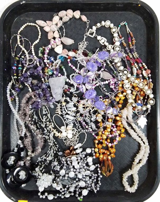 Assorted fashion minerals and glass jewelry