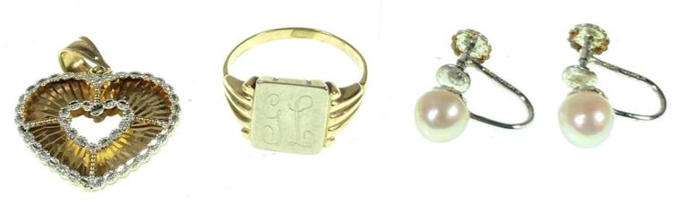 10k gold ring pendant and pearl earrings