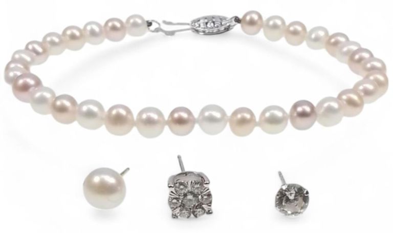 14k white gold pearl bracelet and earrings
