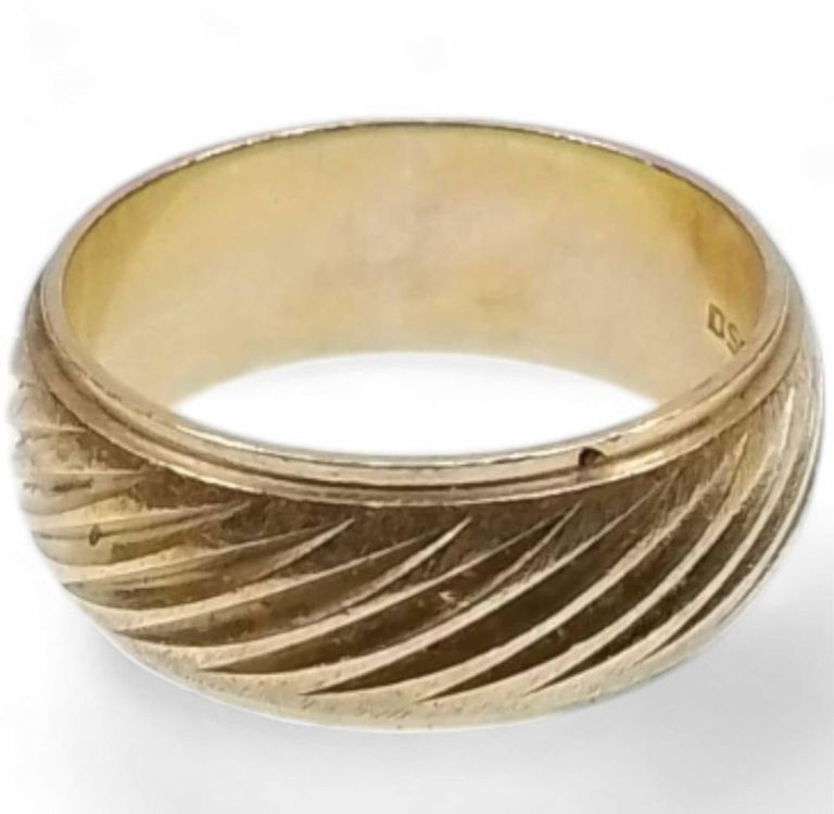 14k yellow gold ring
