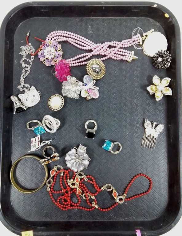 Assorted fashion necklaces jewelry