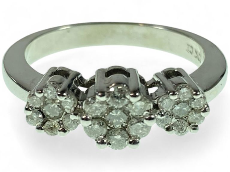 10k white gold diamond cluster ring