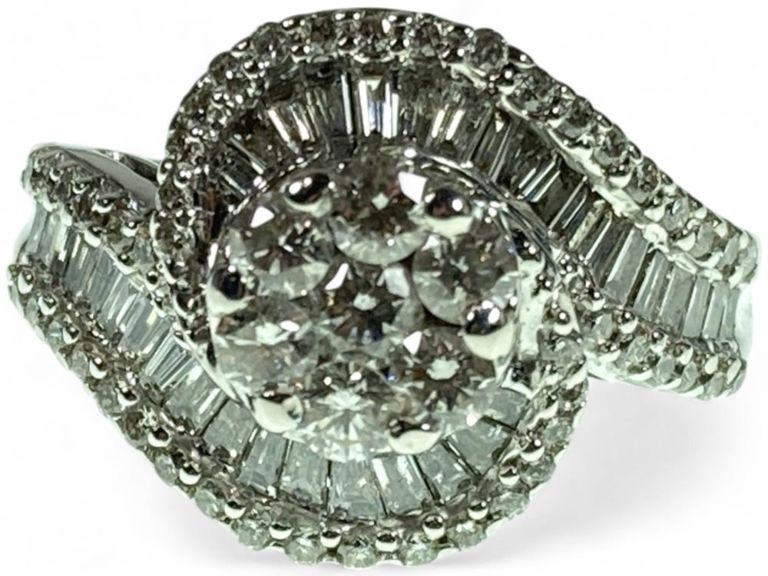 14k white gold and diamond engagement ring