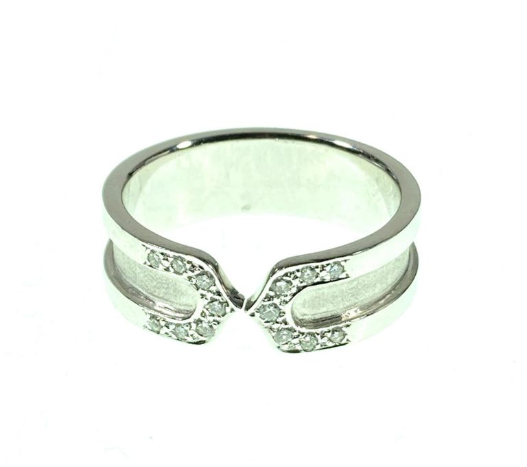 18k white gold and diamond ring
