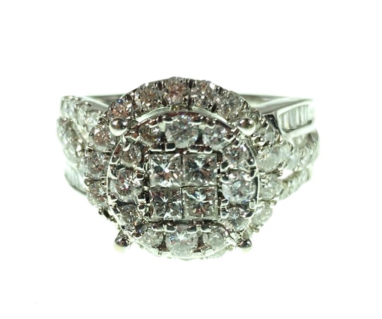 14k white gold and diamond illusion set ring