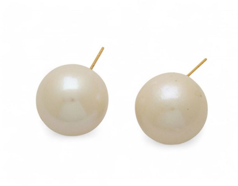18k yellow gold pearl stud earrings