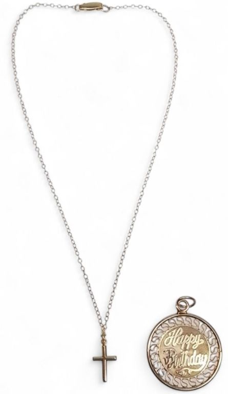 Yellow gold necklace and pendant