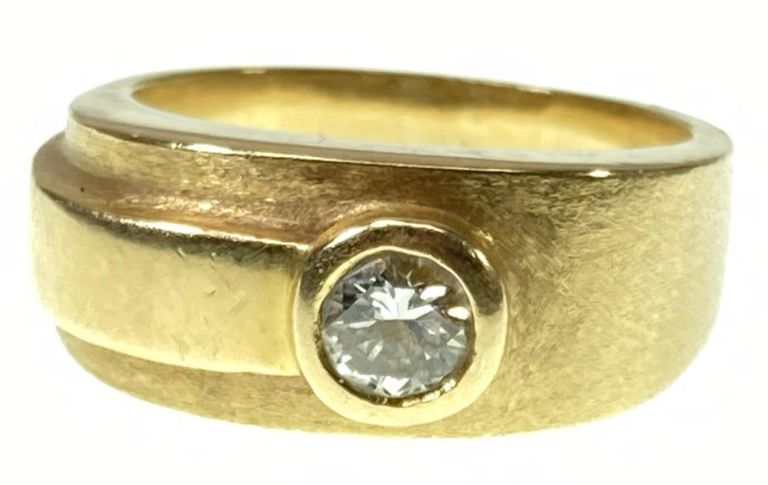 18k yellow gold diamond ring