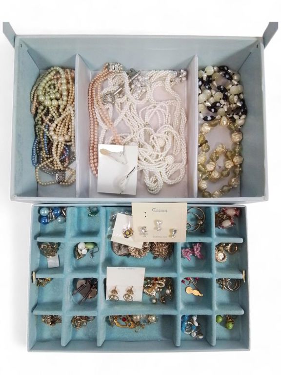 Vintage fashion jewelry set
