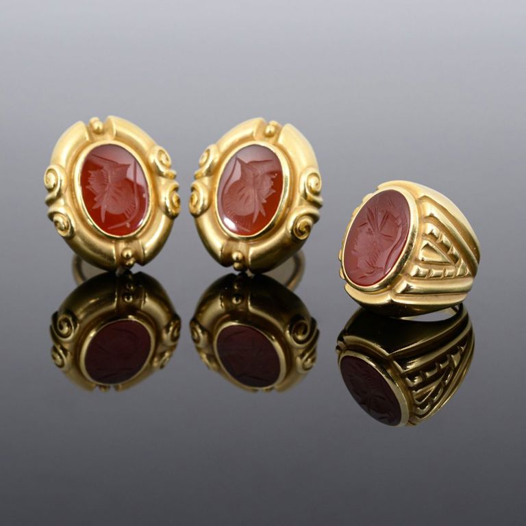 18k gold carnelian intaglio set
