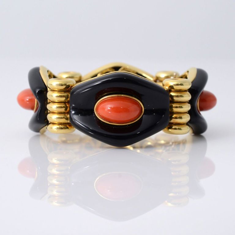 18k yellow gold coral onyx bracelet