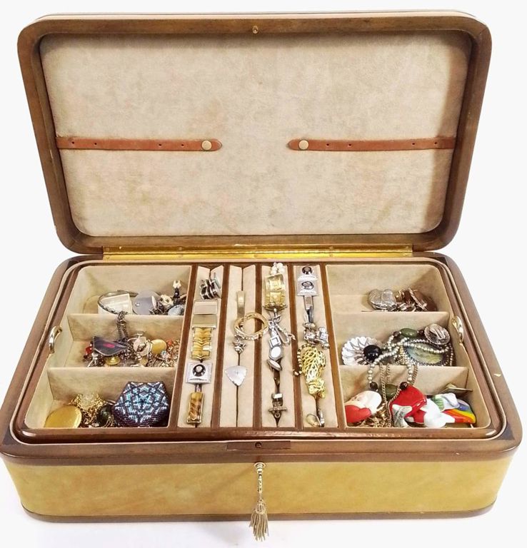 Assorted fashion jewelry with jewelry box
