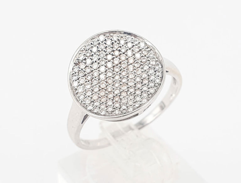18k white gold diamond ring