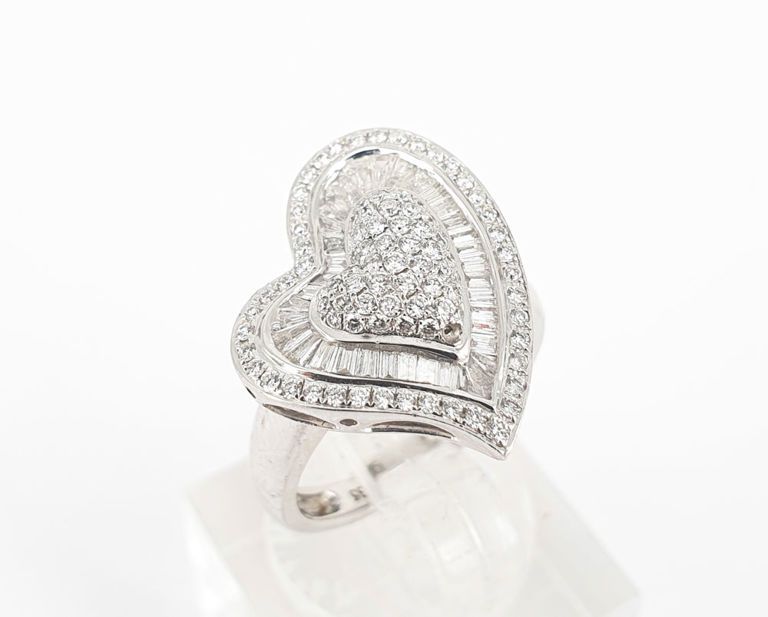 18k white gold diamond heart ring pendant