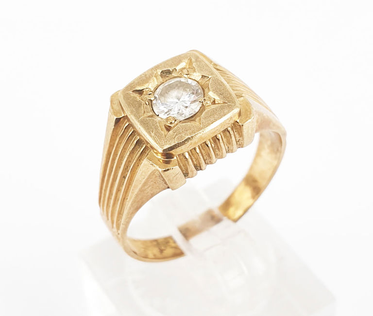 18k gold single stone diamond ring
