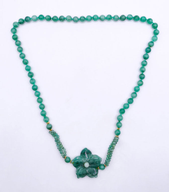 Carved jade bead flower necklace