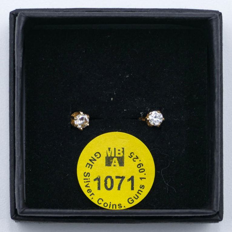 14k gold diamond stud earrings