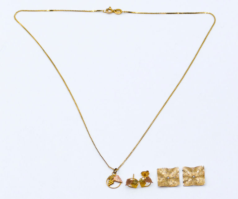 10k and 14k gold jewelry box