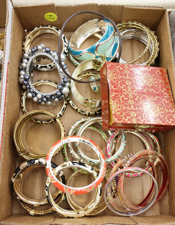 Costume bangle bracelets box