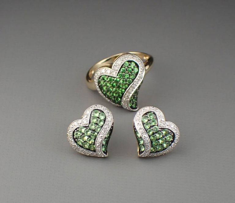 10k gold tsavorite ring and earrings