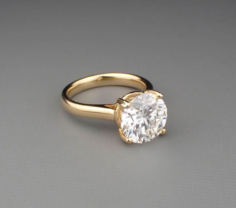 18k gold diamond solitaire ring