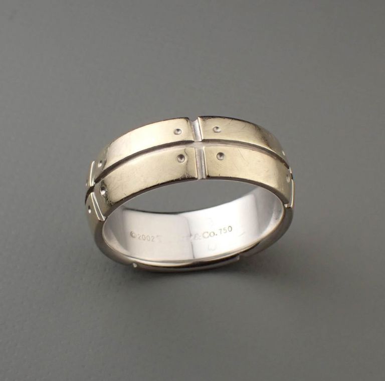 18k white gold ring