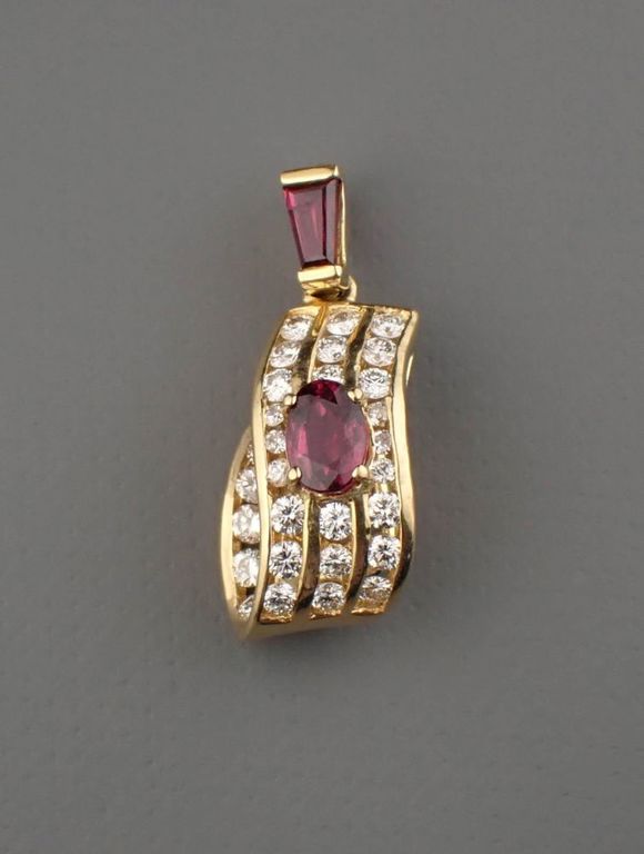 18k yellow gold ruby and diamond pendant