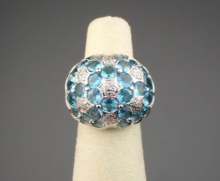 14k white gold blue topaz and diamond ring