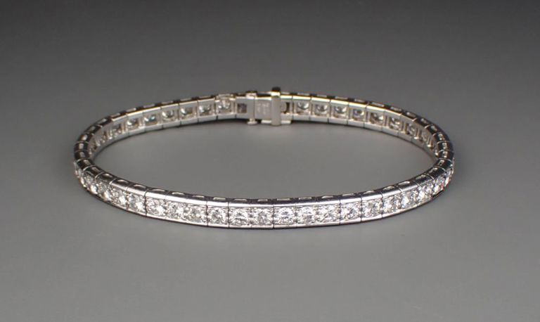Platinum diamond line bracelet