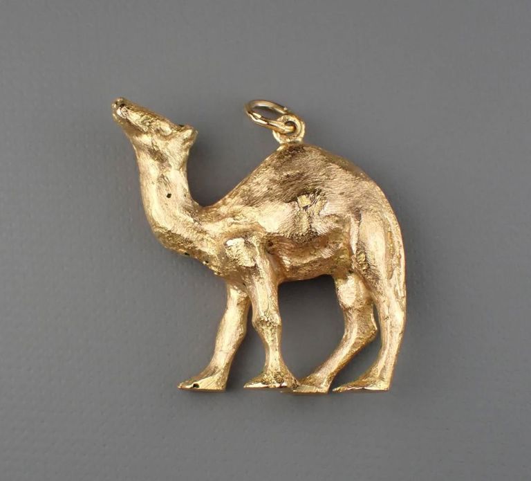 18k gold pendant