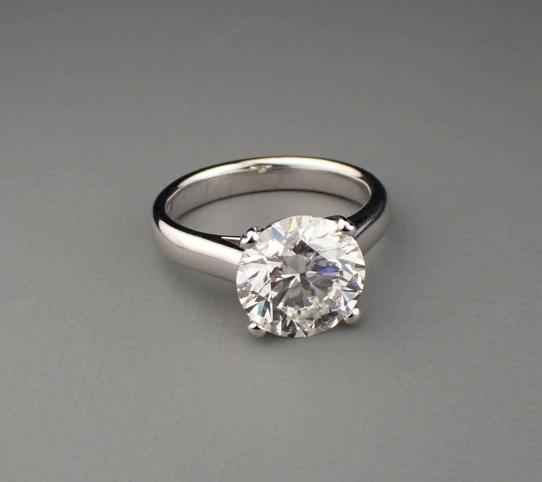 18k gold diamond solitaire ring