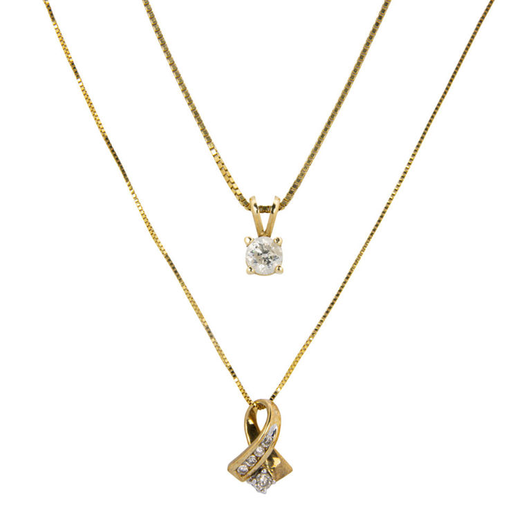 Diamond and gold pendant necklaces