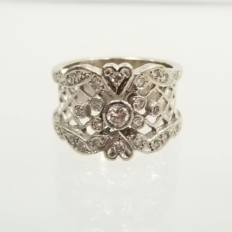 14k white gold diamond ring
