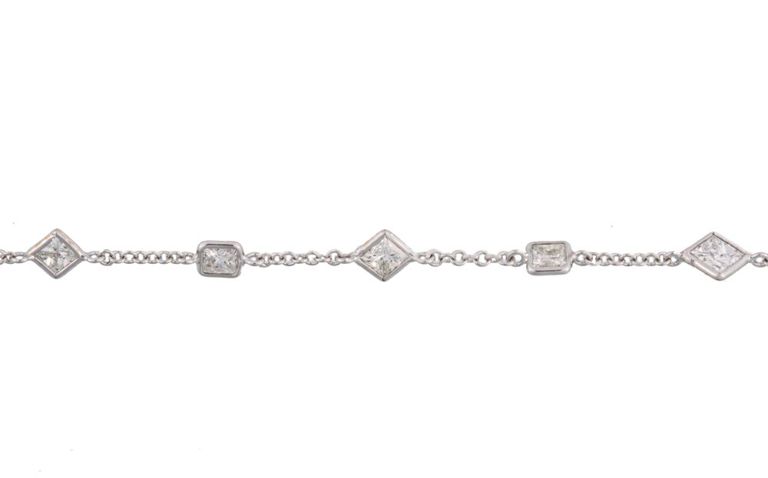 18k white gold diamond station necklace