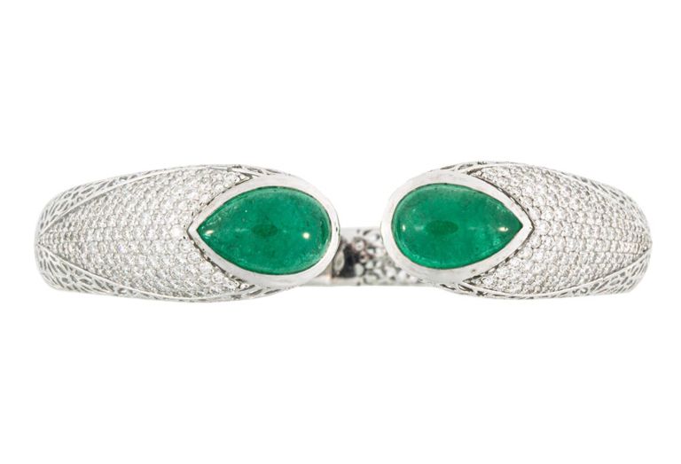 14k white gold emerald and diamond bangle bracelet
