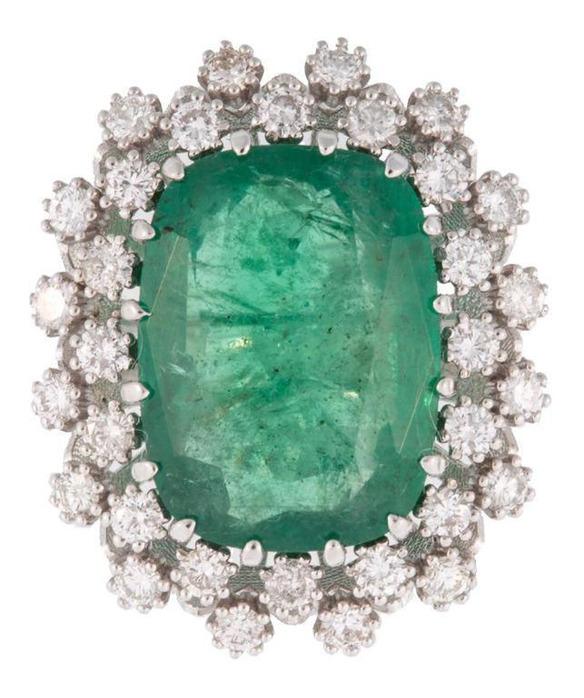 18k white gold emerald and diamond ring