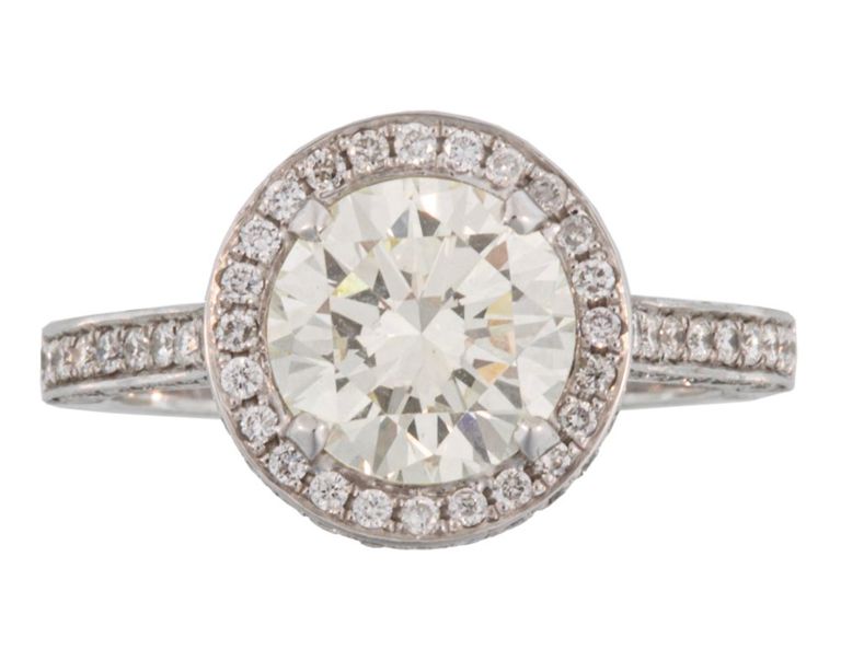 18k white gold diamond halo ring