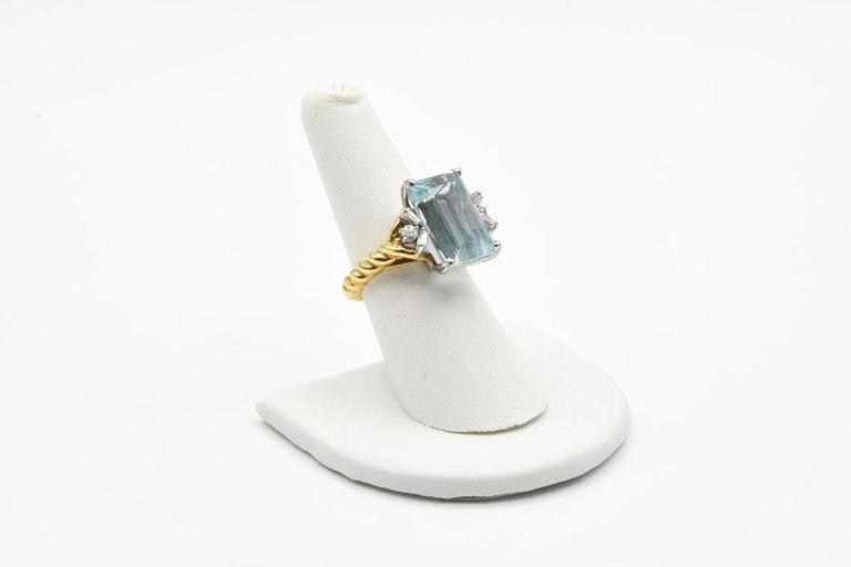 18k gold aquamarine diamond ring