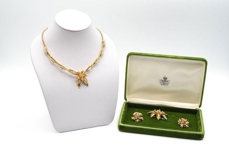18k gold diamond jewelry set