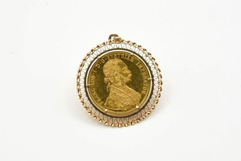19k gold Austrian coin pendant
