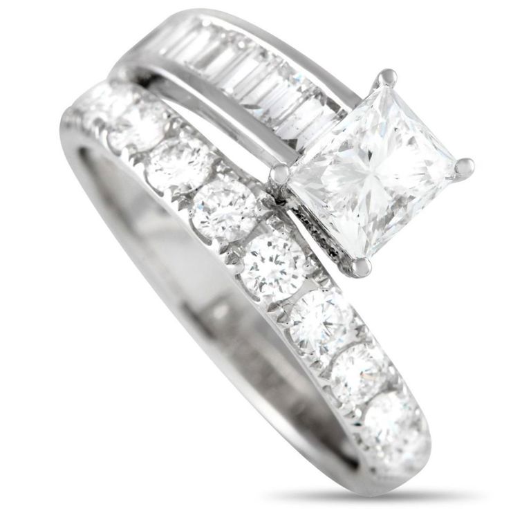 18k white gold diamond ring