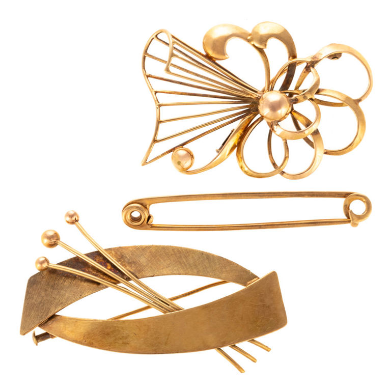 Three 14k yellow gold brooches