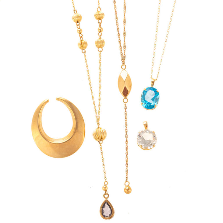 Two pendants and three pendant necklaces in 14k yellow gold
