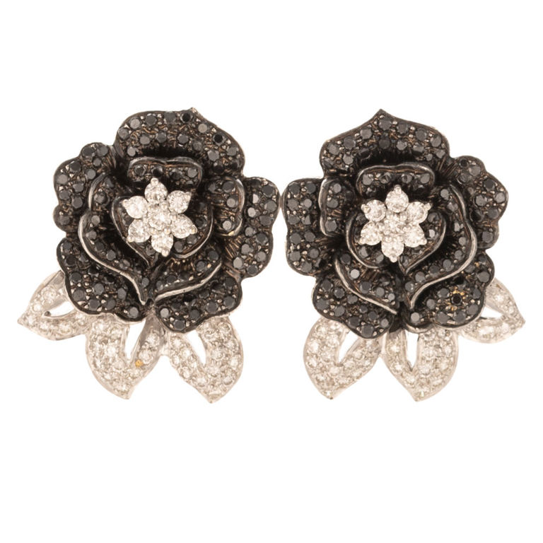 18k white gold diamond flower earrings