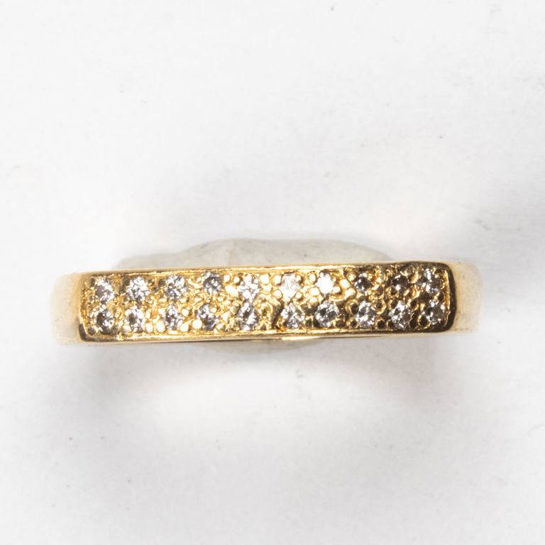18k gold diamond band