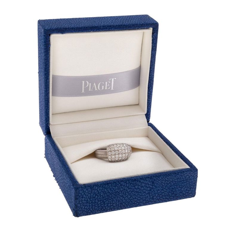 18k white gold diamond ring