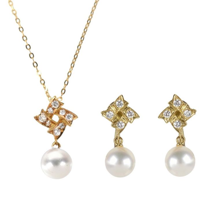18k yellow gold pearl and diamond pendant necklace and matching earrings