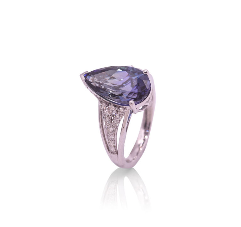14k white gold tanzanite ring